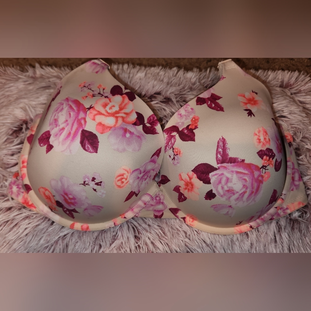 ‼️VS PINK Nude/Pink Floral Lined T-Shirt Bra